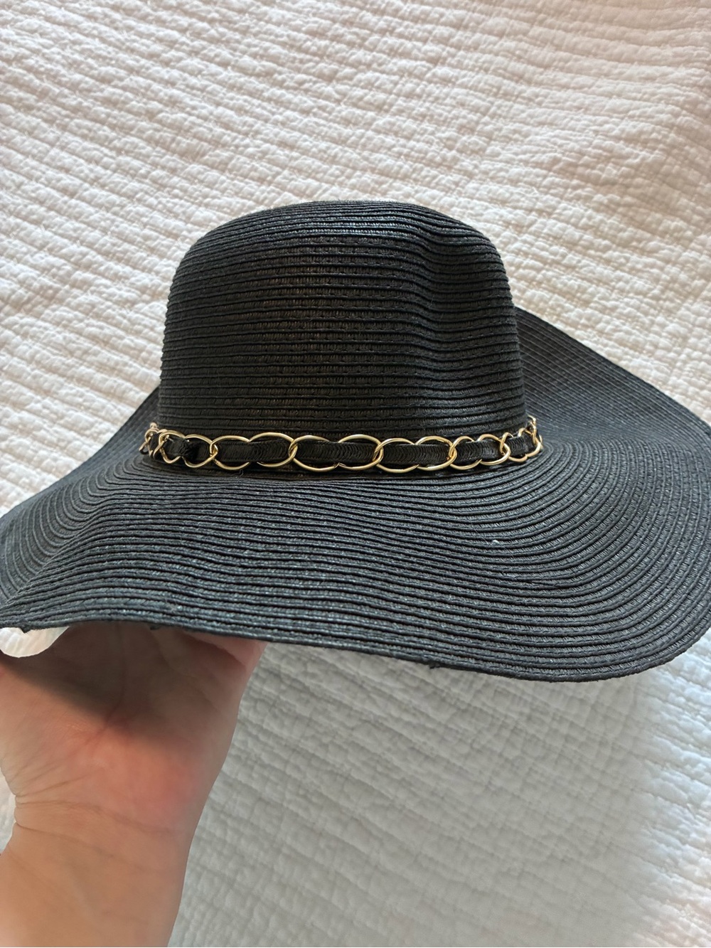 Source Unknown Black Wide-Brim Hat with Gold Chain Accent